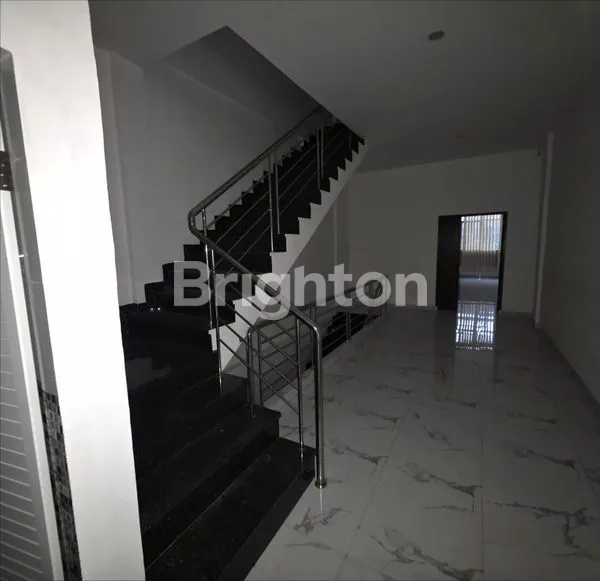 image RUKO CBD POLONIA. SIAP HUNI. BLOK YANG ADA CANOPY. SUDAH ADA PINTU KACA & 3 RUANGAN KANTOR (6)