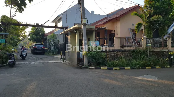 image RUMAH 1 LANTAI DALAM PERUMAHAN DI SAWANGAN  (3)