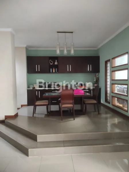 image RUMAH MEWAH 2 LANTAI - KEMANG PRATAMA 2 BEKASI  (4)