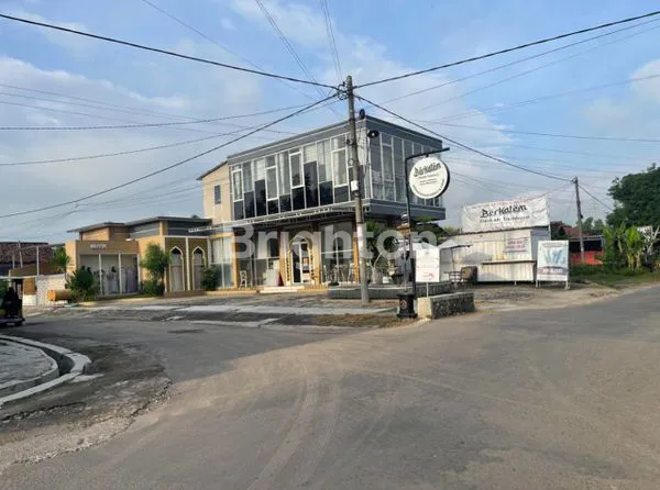 TEMPAT USAHA SUDAH RUNNING DI DEKAT KAWASAN PESANTREN TERBESAR DI MAGETAN