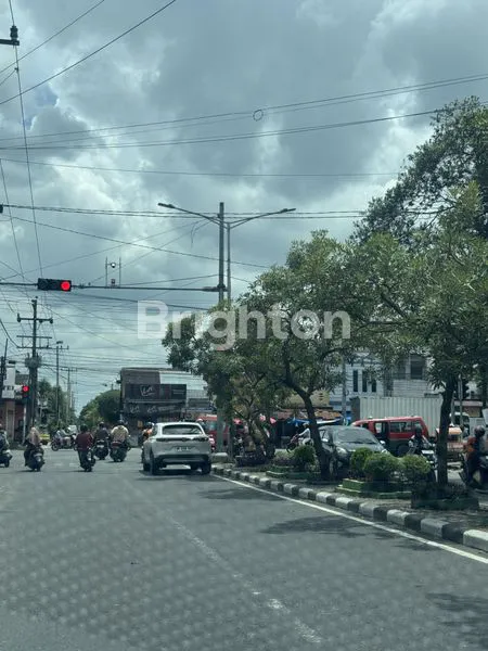 image RUMAH SIAP HUNI PINGGIR JALAN HALAT (2)