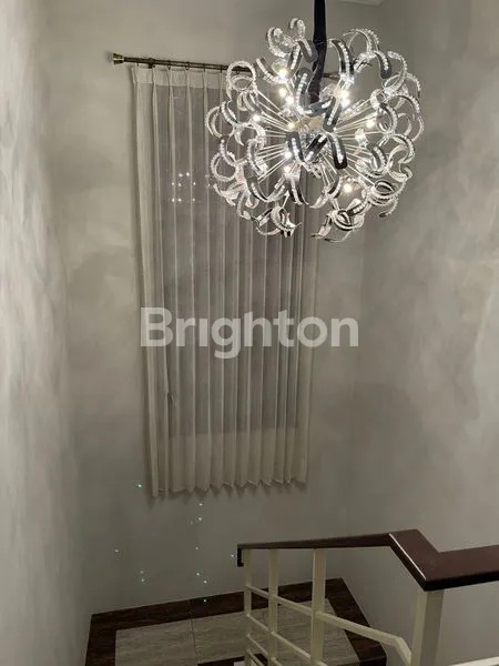 image RUMAH MEWAH 2 LANTAI DI FORESTA BSD (7)