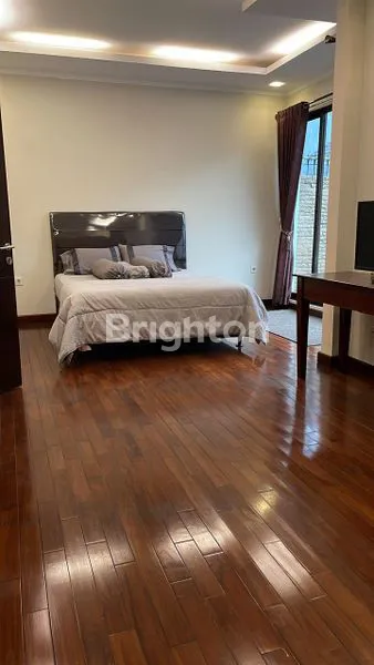 image RUMAH MEWAH 2 LANTAI DI FORESTA BSD (3)