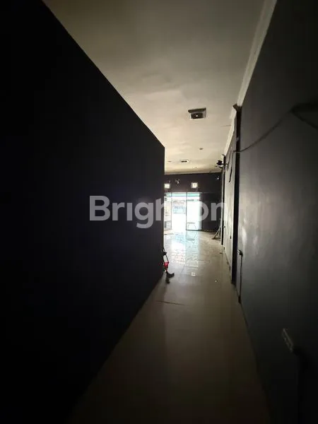 image DISEWAKAN RUKO SIAP PAKAI, DI UMS SOLO, LOKASI STRATEGIS DAN SANGST RAMAI!! COCOK UTK USAHA APA SAJA!! POSISI DRKST KAMPUS UMS (5)