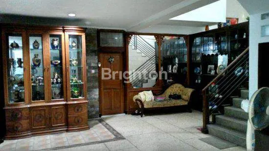 image RUMAH SIAP HUNI DENGAN FASILITAS YANG LENGKAP (3)