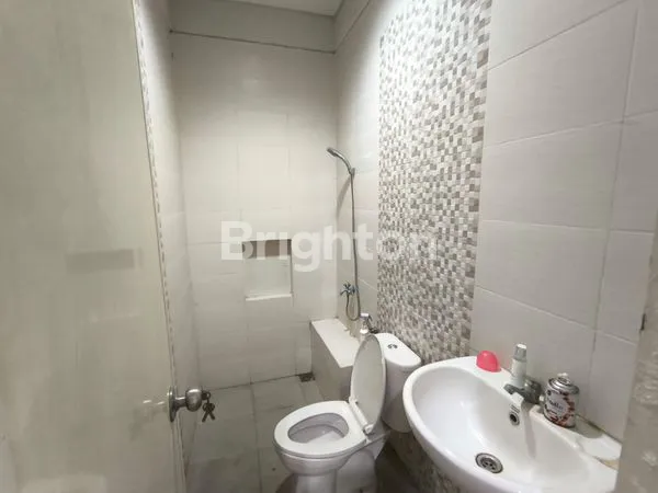 image DIJUAL RUMAH 1,5 LANTAI DI GRIYA KEBRAON UTAMA, SURABAYA (3)