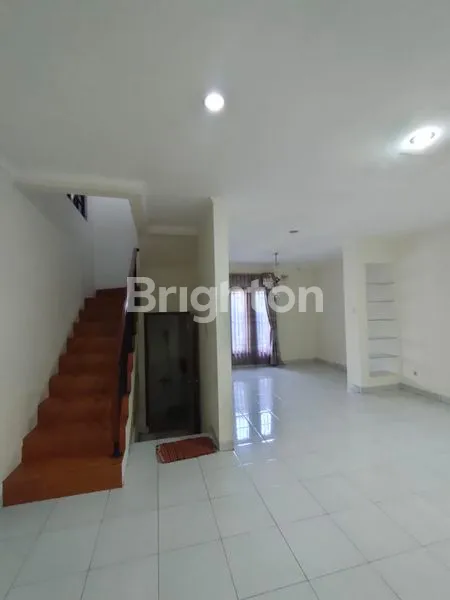 RUMAH ASRI TERAWAT SIAP HUNI DI ANTAPANI BANDUNG