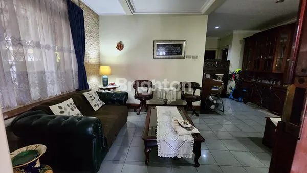 image RUMAH MEWAH MURAH HOEK 2 ARAH MUKA PINGGIR JALAN UTAMA BINTARO TANGERANG SELATAN  (7)