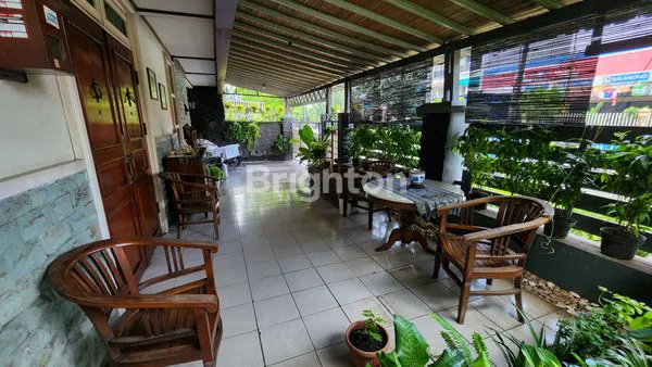 image RUMAH MEWAH MURAH HOEK 2 ARAH MUKA PINGGIR JALAN UTAMA BINTARO TANGERANG SELATAN  (8)