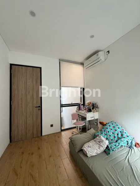 image RUMAH ESTETIK DI GRAHA RAYA BINTARO (4)