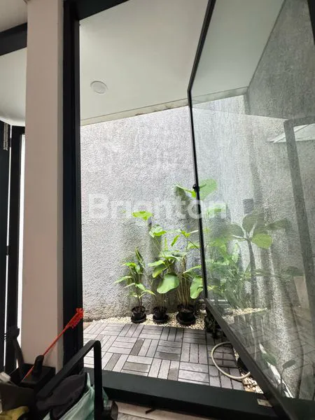 image RUMAH ESTETIK DI GRAHA RAYA BINTARO (6)