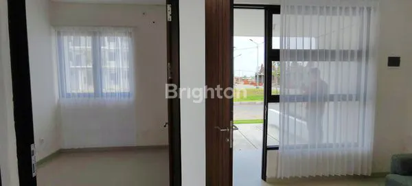 image RUMAH BARU LEBAR 6M DI MEDAYU UTARA (2)