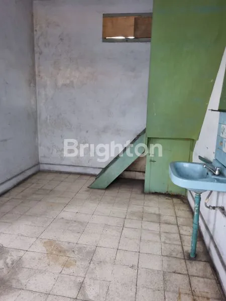 image RUKO STRATEGIS 3KT DI PUSAT KOTA JEMBER (8)