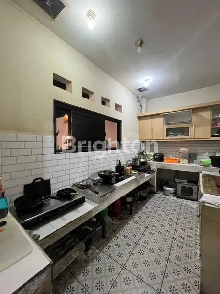 image RUMAH 3 LANTAI FULLY-FURNISHED DI JAKUT (3)