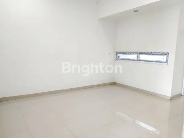 image RUMAH MINIMALIS LEBAR 8 MTR DI KOMPLEK DENGAN KEAMANAN 24 JAM DAN DIKELILINGI OLEH BERBAGAI PUSAT BISNIS, KULINER DAN HIBURAN WARGA MEDAN - KOMPLEK TASBIH 2 SETIA BUDI - RINGROAD (5)