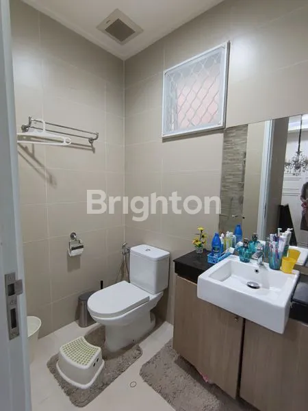 image RUMAH MEWAH 2 LANTAI DI SEDAYU CITY KELAPA GADING (4)