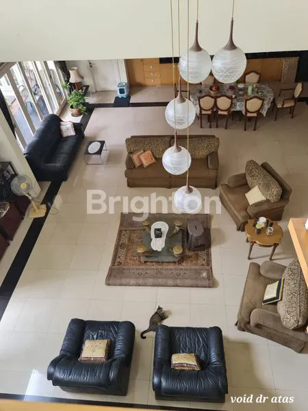 image RUMAH MEWAH SIAP HUNI – TANAH LUAS 600M² | LINGKUNGAN ASRI & BEBAS BANJIR – BINTARO (3)