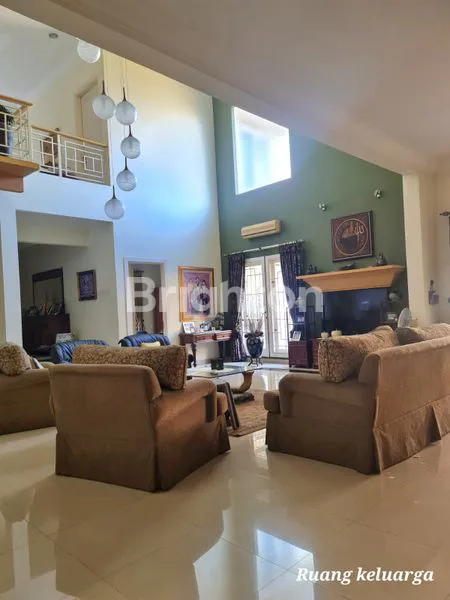 image RUMAH MEWAH SIAP HUNI – TANAH LUAS 600M² | LINGKUNGAN ASRI & BEBAS BANJIR – BINTARO (8)