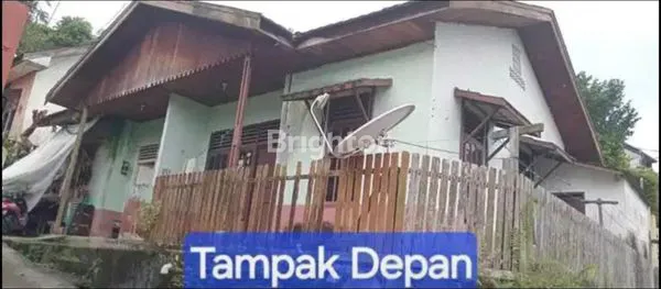 HUNIAN NYAMAN DENGAN HALAMAN DAN PAGAR DEPAN — HARGA TERJANGKAU