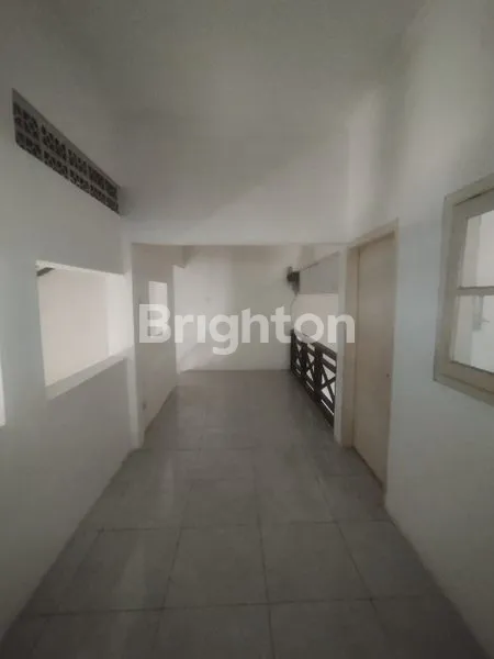 image RUMAH 2 LANTAI STRATEGIS DI RUNGKUT ASRI TIMUR (5)