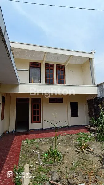 image RUMAH LUAS 2 LANTAI DENGAN RUMAH WALET DI TENGAH KOTA JOMBANG (6)