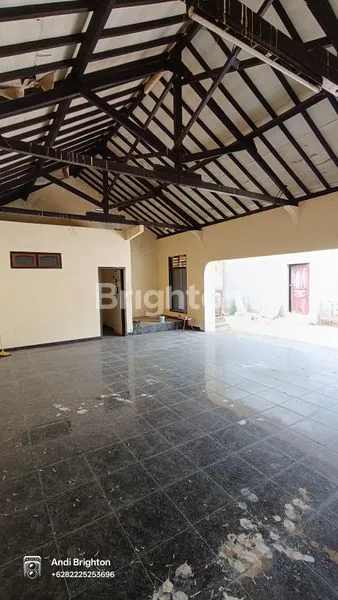 image RUMAH LUAS 2 LANTAI DENGAN RUMAH WALET DI TENGAH KOTA JOMBANG (7)