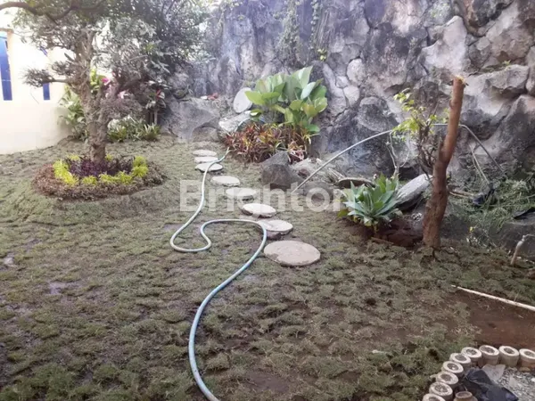 image RUMAH SECOND DI GAYUNG KEBONSARI COCOK UNTUK RUMAH USAHA, LOKASI STRATEGIS, SELANGKAH KE JALAN RAYA GAYUNG KEBONSARI (5)