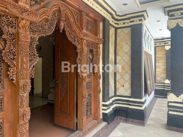 image RUKO BESAR 2 LANTAI PARKIR LUAS DI RENON DEKAT LAPANGAN RENON (8)