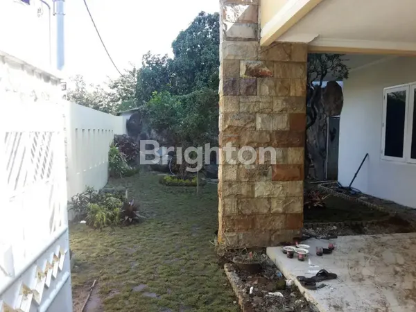 image RUMAH SECOND DI GAYUNG KEBONSARI COCOK UNTUK RUMAH USAHA, LOKASI STRATEGIS, SELANGKAH KE JALAN RAYA GAYUNG KEBONSARI (8)