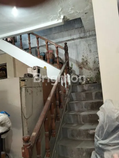 image RUMAH STRATEGIS LT 263M² DI JL. VETERAN PALUR KAB.KARANGANYAR. (3)
