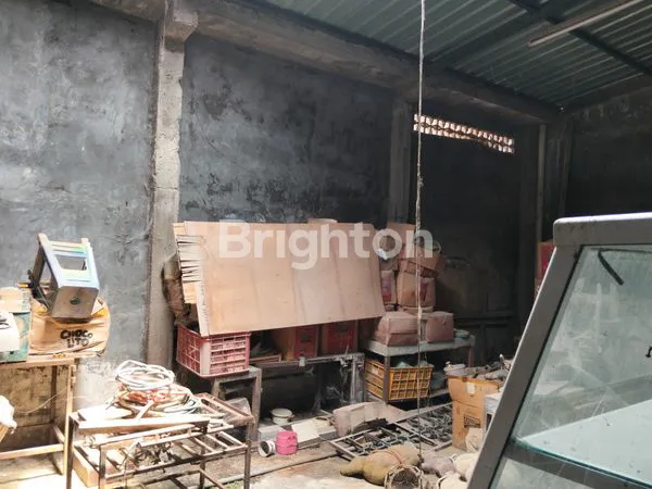 image RUMAH STRATEGIS LT 263M² DI JL. VETERAN PALUR KAB.KARANGANYAR. (6)