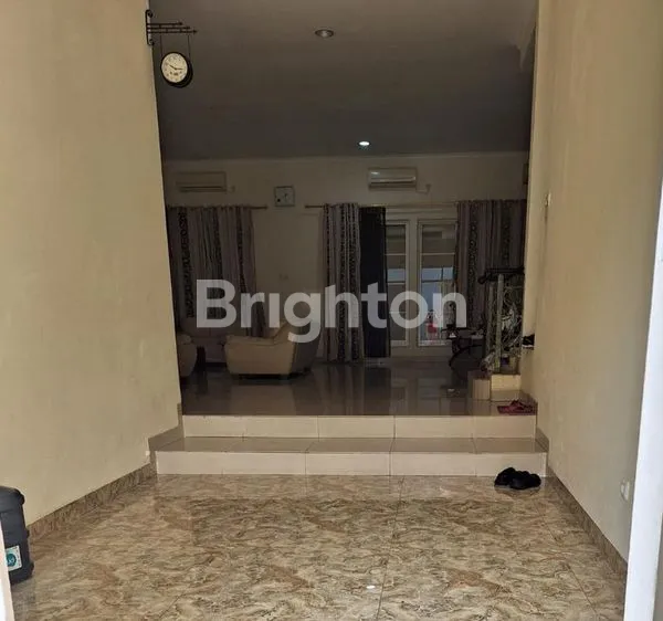 image RUMAH MEWAH 2.5 LANTAI DI PIK 1 (4)