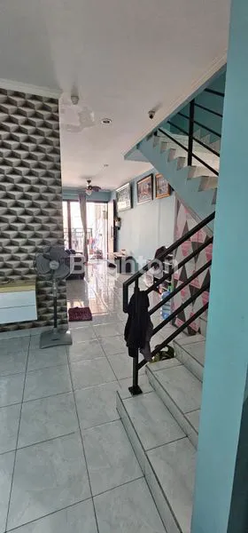 image RUMAH CANTIK 2 1/2 LANTAI DI PALMASERA (3)