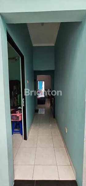 image RUMAH CANTIK 2 1/2 LANTAI DI PALMASERA (6)