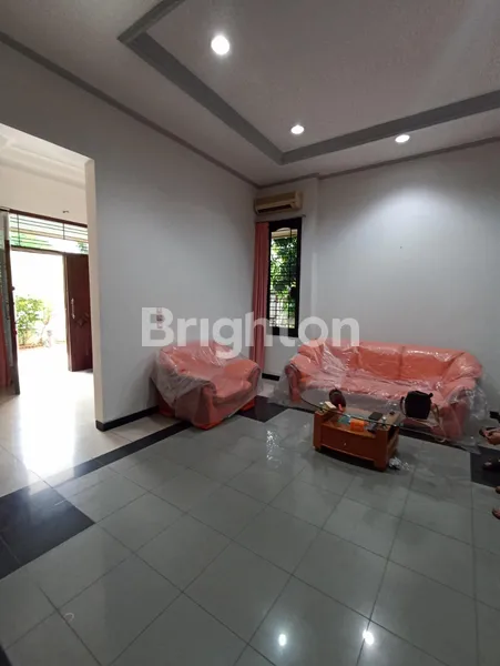 image RUMAH 2 LANTAI SIAP HUNI MANYAR KERTOADI SURABAYA SEMI FURNISH  NEGO (2)