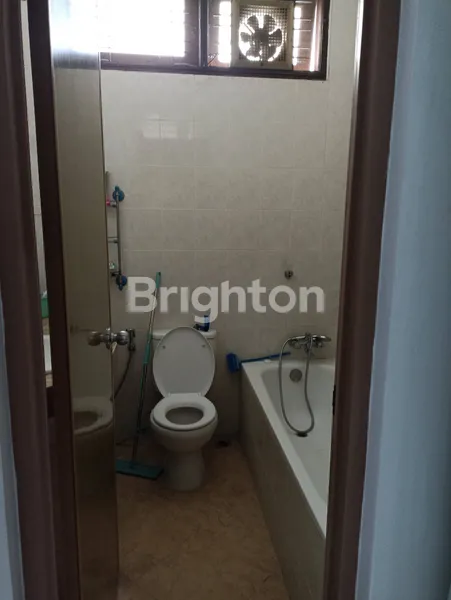 image RUMAH 2 LANTAI SIAP HUNI MANYAR KERTOADI SURABAYA SEMI FURNISH  NEGO (4)