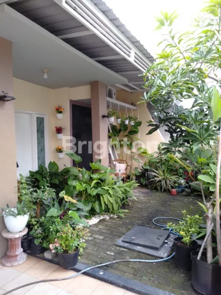 image RUMAH TERAWAT GUNUNG ANYAR EMAS DEKAT KAMPUS UPN DAN MERR  (2)