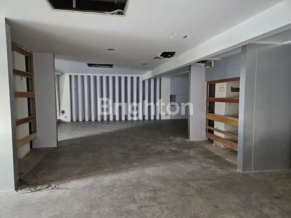 image GEDUNG RUKO KOMERSIL PINGGIR JALAN COCOK UNTUK USAHA, JALAN PANJANG,  KEBON JERUK JAKARTA BARAT  (5)