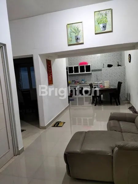 image RUMAH MURAH STRATEGIS DI PERUMAHAN AMARYLLIS. HANYA 10 MENIT KE PANTAI LOSARI DAN PELABUHAN SOEKARNO-HATTA, 5 MENIT KE TRANS STUDIO MALL, 5 MENIT KE RS SILOAM & RS STELLA MARIS, DAN 3 MENIT KE SEKOLAH INTERNATIONAL DIAN HARAPAN. AKSES TOL JUGA SANGAT DEKA (6)