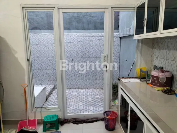 image RUMAH MURAH STRATEGIS DI PERUMAHAN AMARYLLIS. HANYA 10 MENIT KE PANTAI LOSARI DAN PELABUHAN SOEKARNO-HATTA, 5 MENIT KE TRANS STUDIO MALL, 5 MENIT KE RS SILOAM & RS STELLA MARIS, DAN 3 MENIT KE SEKOLAH INTERNATIONAL DIAN HARAPAN. AKSES TOL JUGA SANGAT DEKA (5)