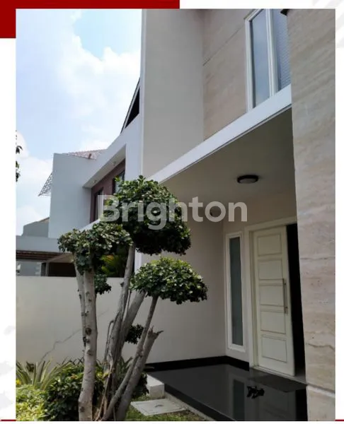 image RUMAH MEWAH 2 LANTAI DI CITRALAND, LT 240M² (2)