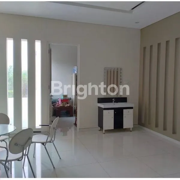 image RUMAH MEWAH 2 LANTAI DI CITRALAND, LT 240M² (5)