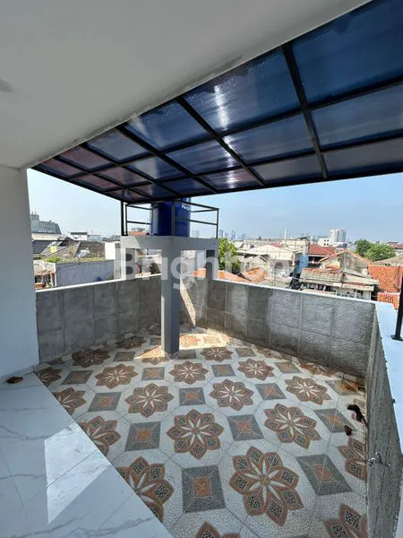 image RUMAH BARU 3 LANTAI DEKAT ST MRT DI GANDARIA SELATAN CILANDAK JAKARTA SELATAN (4)