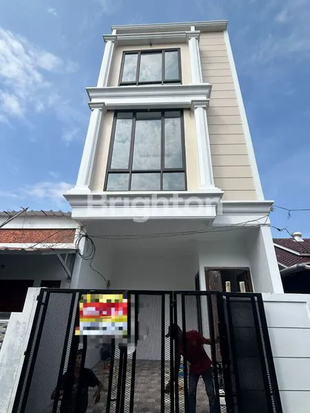 image RUMAH BARU 3 LANTAI DEKAT ST MRT DI GANDARIA SELATAN CILANDAK JAKARTA SELATAN (1)