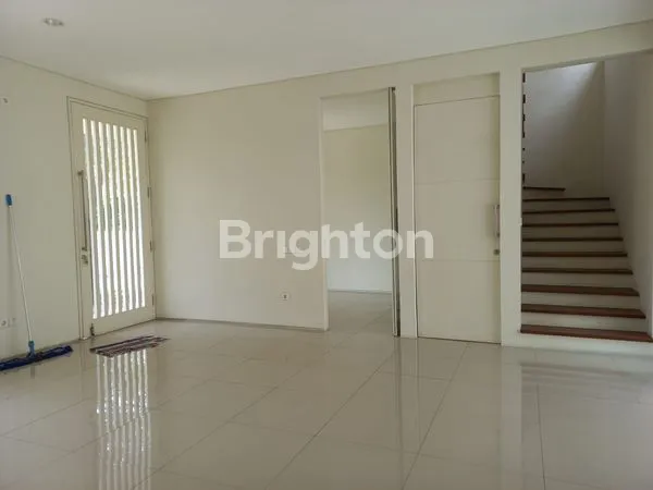 image RUMAH STRATEGIS 3+1 KT HADAP SELATAN CITRALAND (3)