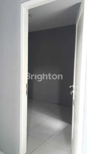 image RUMAH HITUNG TANAH STRATEGIS DEKAT GERBANG TOLL PONDOK CABE TANGERANG SELATAN (4)