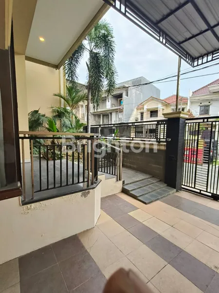 image RUMAH LUX 2 LANTAI JL DHARMAHUSADA MAS (6)