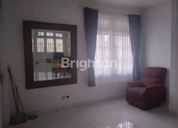 image RUMAH MEWAH 5KT DEKAT MRT LEBAK BULUS (3)