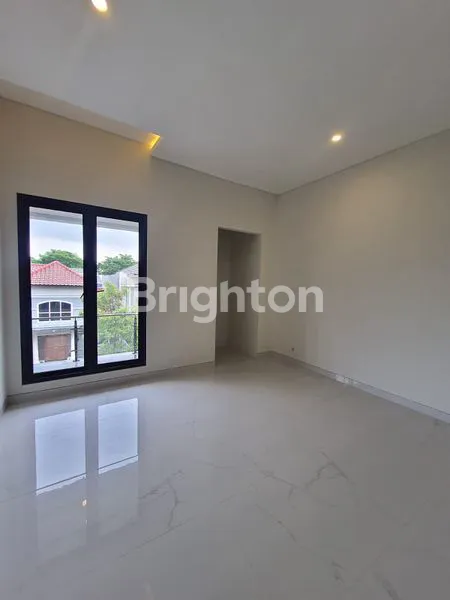 image RUMAH BARU GRESS MEWAH SPLIT LEVEL 2.5LT DI CLUSTER PREMIUM CITRALAND  (3)