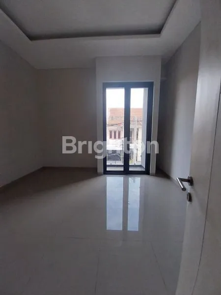 image KLAMPIS SEMOLO WISMA MUKTI DEKAT PETRA MANYAR KERTAJAYA DHARMAHUSADA SEMOLOWARU NGINDEN GALAXY MALL GM (7)